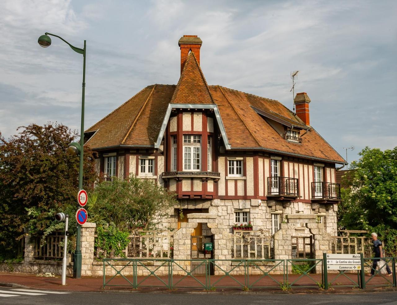 Apakabar Homestay - Proche Gare Melun, Parking Prive, Netflix La Rochette  Zewnętrze zdjęcie