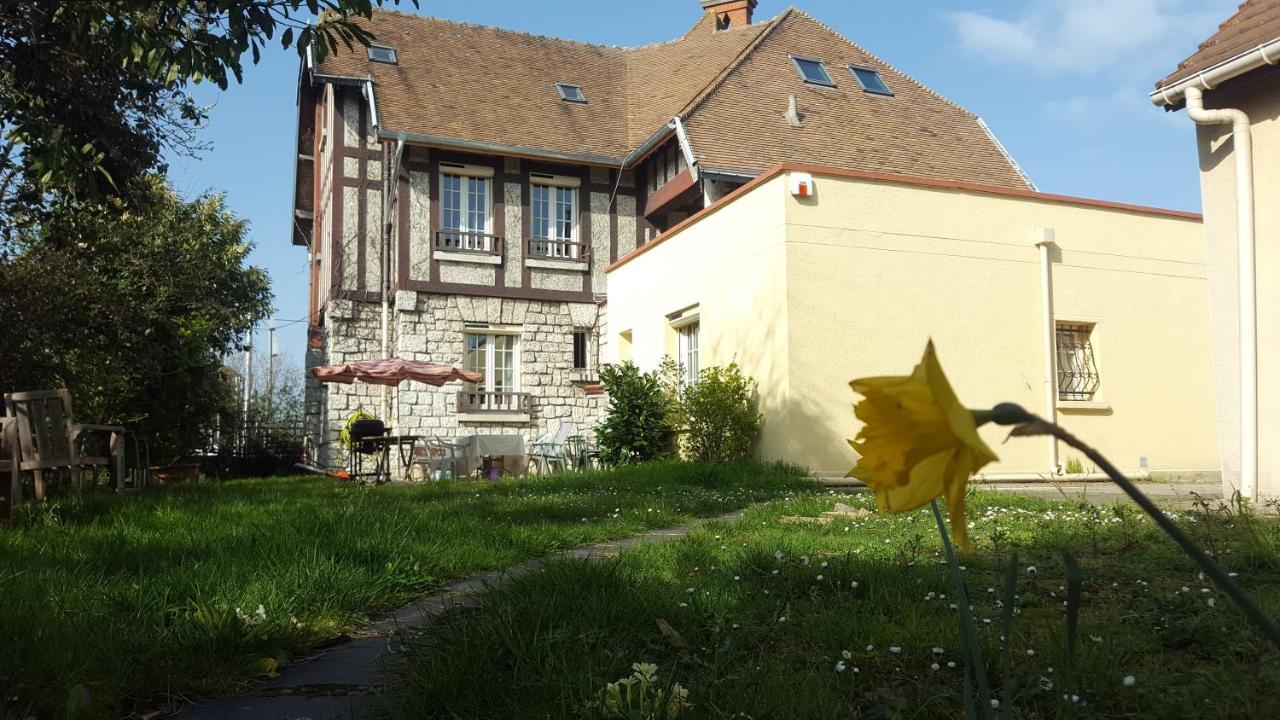 Apakabar Homestay - Proche Gare Melun, Parking Prive, Netflix La Rochette  Zewnętrze zdjęcie